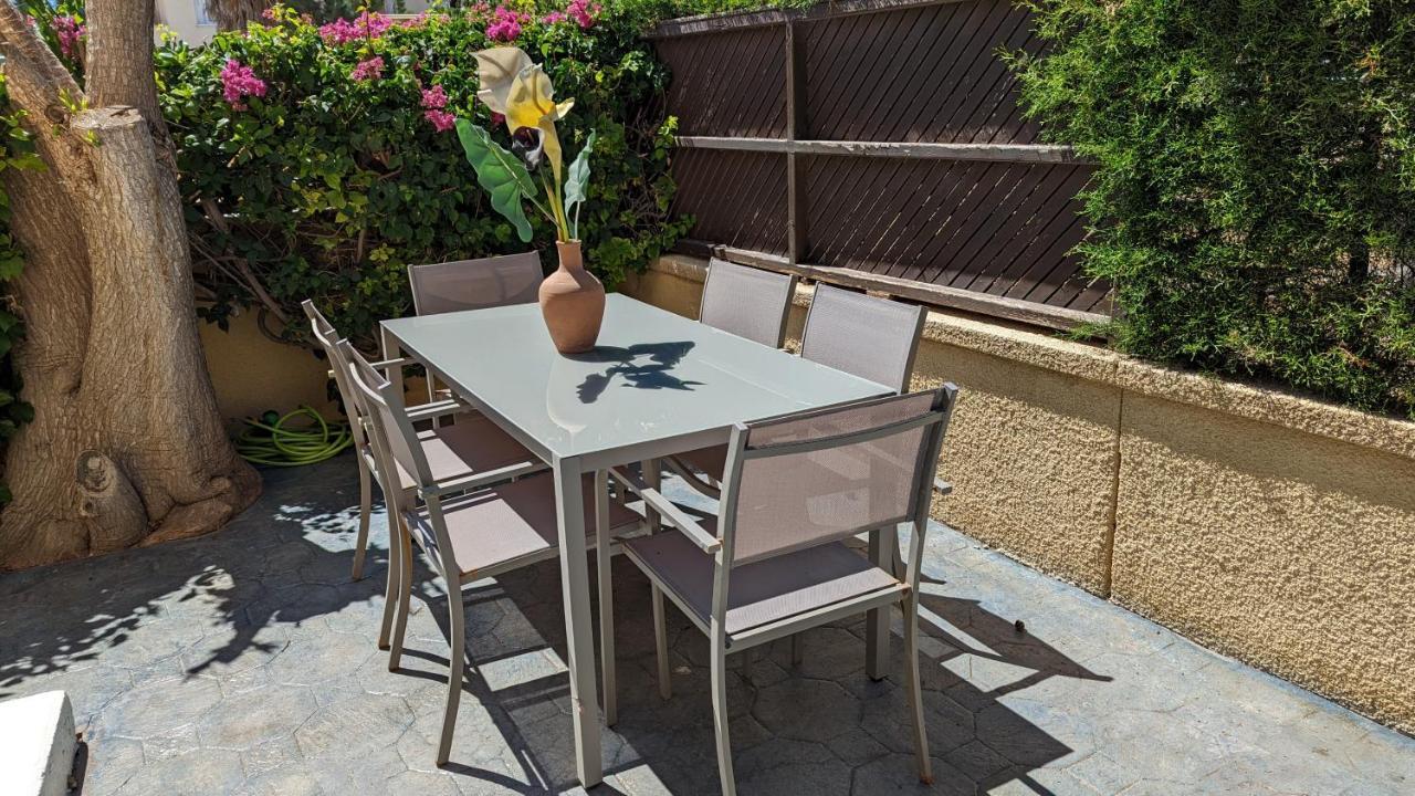 Stylish Garden Apartment At Paphos Harbour Exteriér fotografie